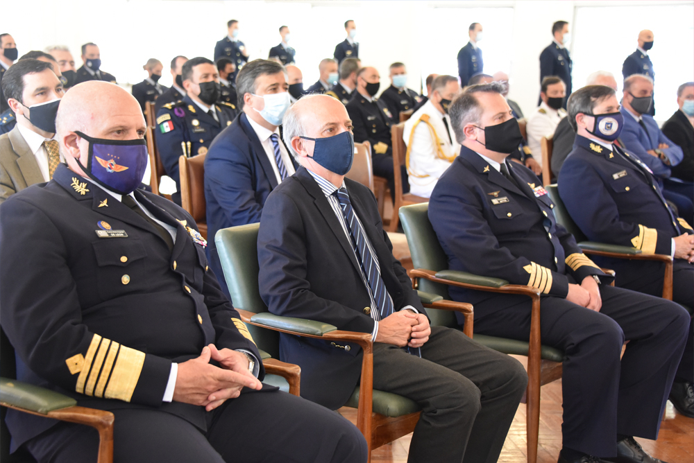 Ceremonia de clausura de cursos de la Escuela de Comando y Estado Mayor Aéreo año lectivo 2021